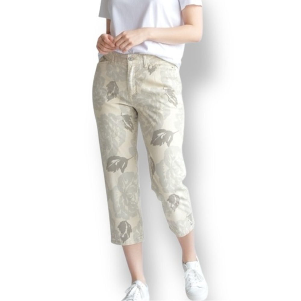 4/$20 Gloria Vanderbilt Floral Cropped Capri Pants Size 8 Stretch Cotton